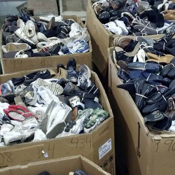 Comprador Y Vendedor De Zapatos Usados Bank & Vogue