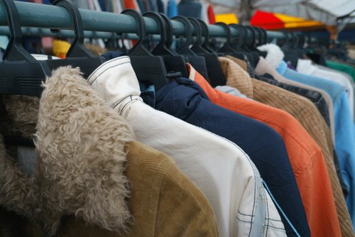 Sorting Out the Clothing Terms: Vintage, Used, Secondhand, & Retro | Bank & Vogue