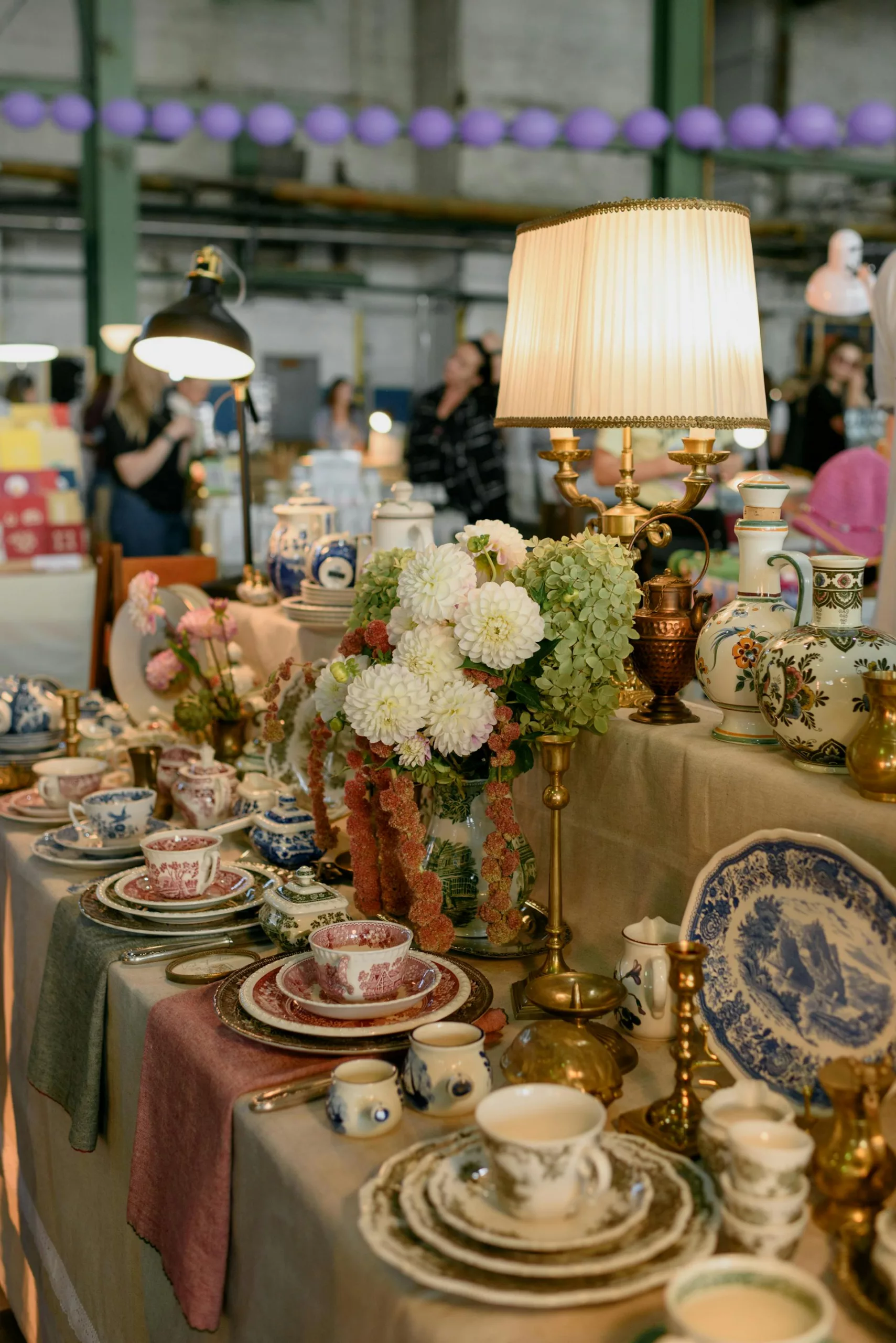 How To Furnish Your Home For The Holidays Using Second Photo Inspiration